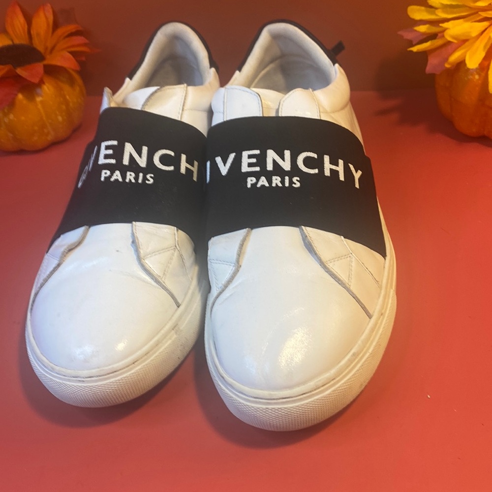 Givenchy Urban street sneakers SZ 8.5